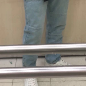 Helt nytt byxor! Inte tagit på alls - Jag köpte den för 400 kr för länge sen och glömt bort den och nu är den för litet till mig! Så om ni vill ha den meddela mig!