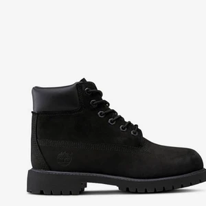 Timberland  - Säljer mina timberland då dom inte längre kommer till användning, skorna är använd ett antal gånger men i bra skick. Har storleken 39. Fler bilder kan skickas 