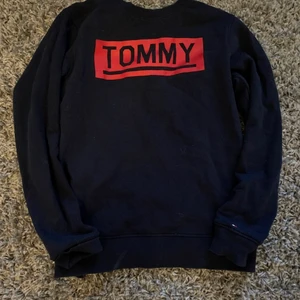 Tommy hilfiger tröja  - Tommy hilfiger tröja i mycket bra skick
