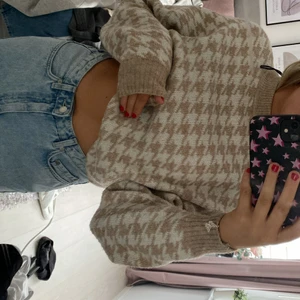 Stickad beige tröja  - säljer denna jätte snygga o bekväma stickade tröjan ❤️ den är super skön i materialet och sticks inte för fem öre❤️