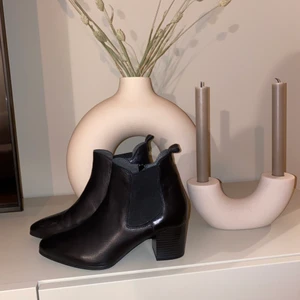 Skor - Fodrade skor som är helt oanvända