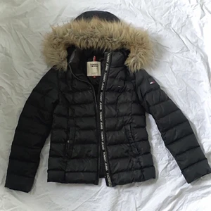 Vinterjackor - Jackor som inte kommer till användning, första jackan är SÅLD. Pris kan diskuteras,  andra 100 kr