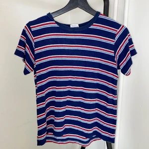 Randig Brandy Melville T-shirt (S) - Randig Brandy Melville T-shirt i storlek S. Mjuk och bekväm. 