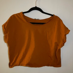Tröja - Crop top i använt skick🥰