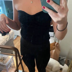 Superfin top  - Jättefin svart top ifrån Bik bok, används för lite tyvärr 