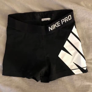 Nike shorts  - Nike shorts , säljer billigt , kommer ej till användning tyvärr 