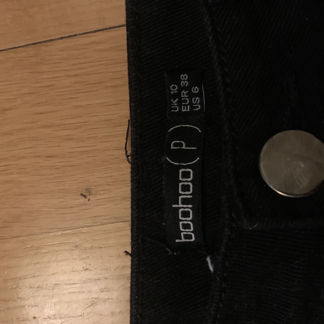 Black jean skirt with flowers - 91