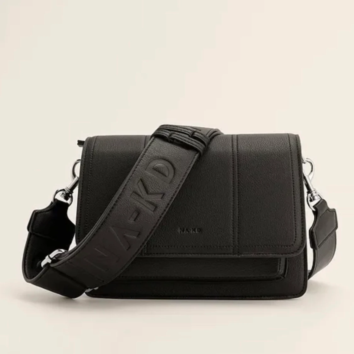 NA-KD väska (SÖKER)  - 1