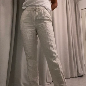 Linnebyxor - Intressekoll på mina populära linnebyxor från h&m som är helt slutsålda. Storlek S. Buda i kommentarsfältet💕💕