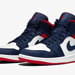 Jordan1 strlk 40 - söker Jordan 1 i ett av dessa färger i strlk 40. Pris kan diskuteras men betalar ej över 2500. Stockholm📍