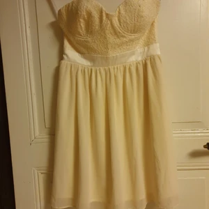 Klänning xs - En snygg kort klänning från bik bok, stl xs