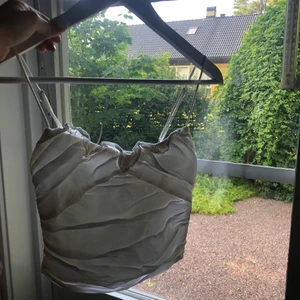 Linne - Fint linne från Zara, stl xs men liten i storleken, köparen står för frakten.💕