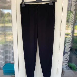 Svarta Kostymbyxor  - Svarta Kostymbyxor från bik bok använd en gång🎀