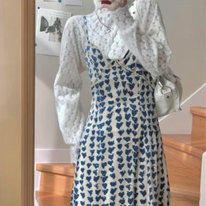 Klänning - Klänning med blåa hjärtan. Oanvänd. Skicka gärna ett meddelande vid frågor!