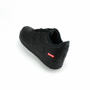 Nike Air Force 1 x Supreme - Brand New. 