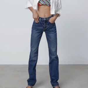 Zara jeans  - Jeans från zara med ganska låg midja, inga defekter 