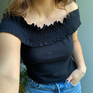 Svart topp - Svart topp som passar perfekt till vår & sommar🖤🖤 strechigt material