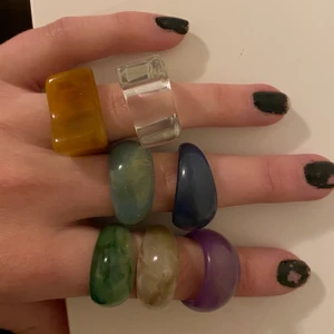 Färgglada ringa - Säljer dessa superfina ringar i olika färger för 60kr styck💕💕 2 för 100kr