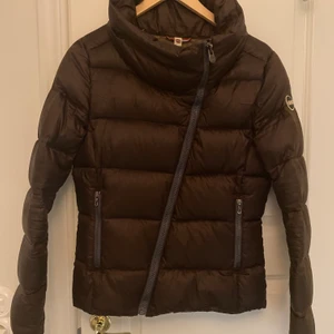 Colmar jacka - Brun colmar jacka i fint skick. Italiensk storlek 42 , motsvarar ungefär 36