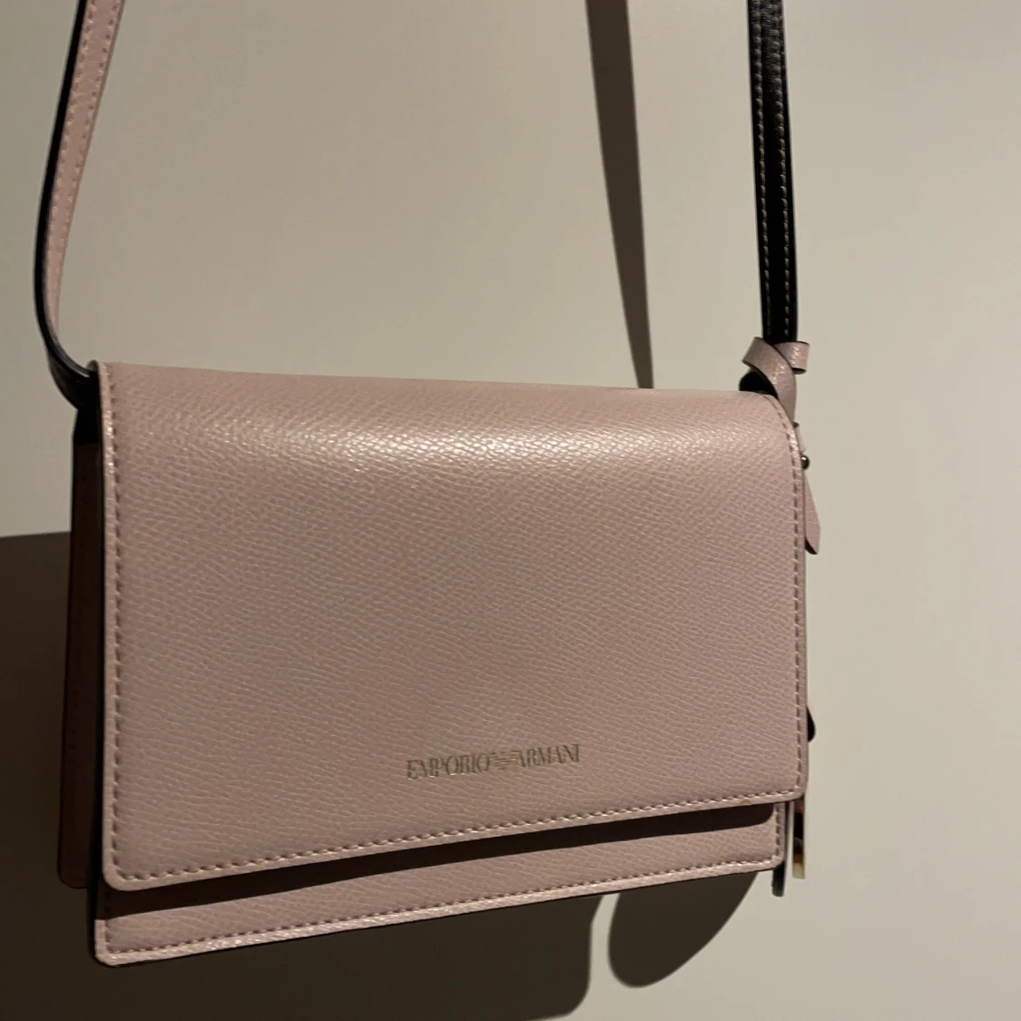 Emporio Armani väska - 90