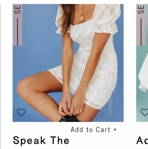 Vit milkmaid-klänning   - Nypris 96$. Passar storlek M och mindre.   Helt oanvänd med lappen kvar.   Från Reverse/Verge girl.   Otroligt fin klänning men tyvärr för liten för mig. Kan skicka mått. Perfekt till student eller midsommar. 