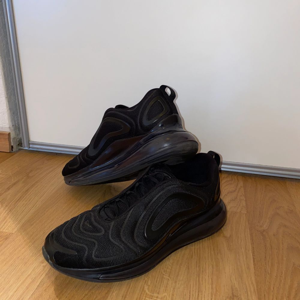 air max 720 no pé