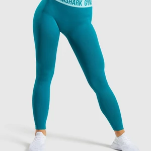 Gymshark tights  - Sparsamt använda, sitter bra uppe med hjälp av silikonremmar🌸