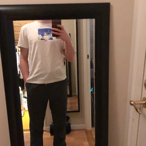 Nasa t-shirt - Köpte den på hm och gillar den väldigt mycket men hade personligen viljat ha den lite större. Hör av er om ni har frågor!