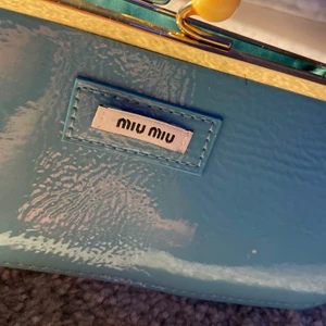 Acessoarvädka - Aldrig använd, har haft den ganska länge men som sagt aldrig använd