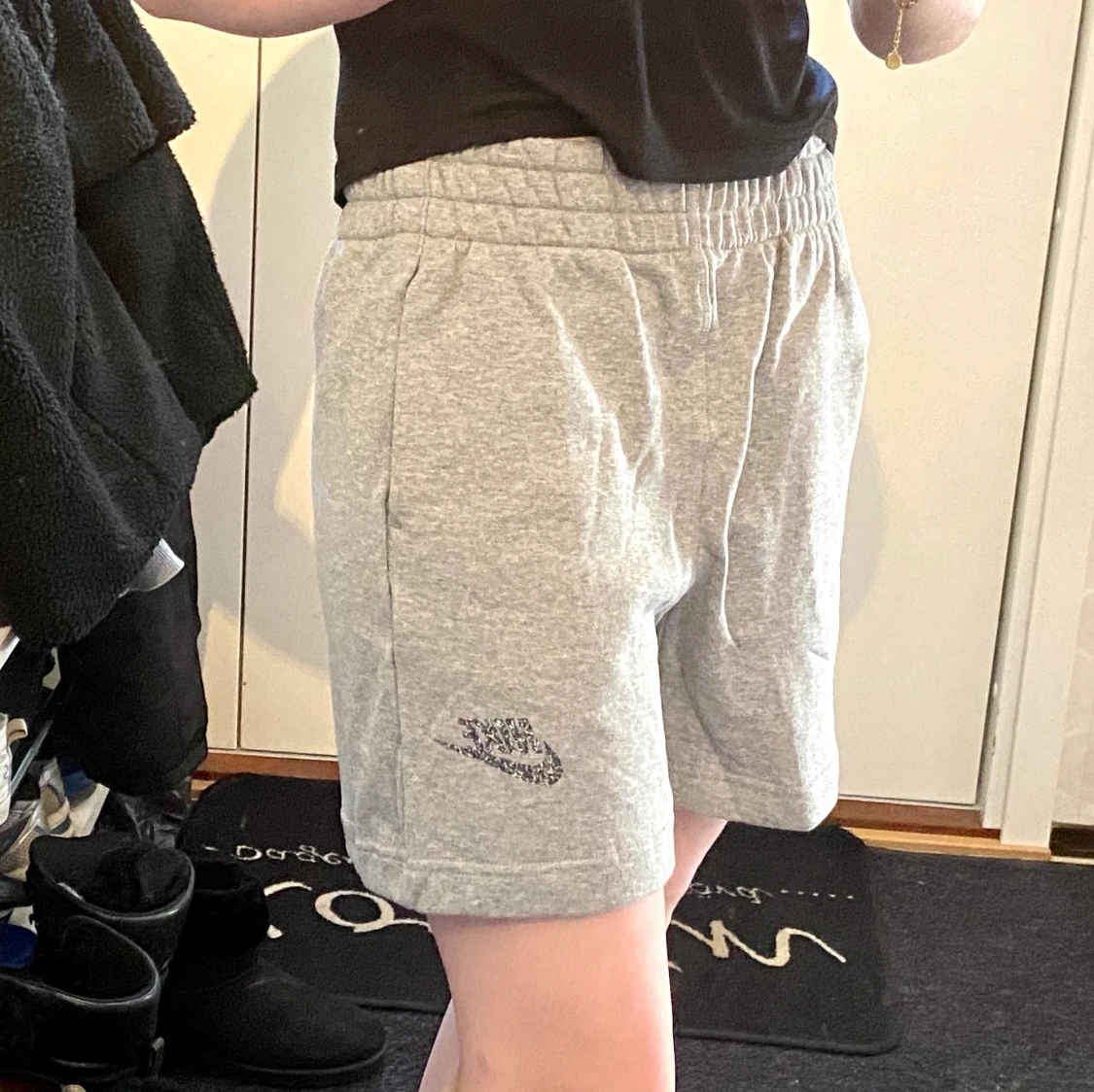 Oanvända gråa shorts från Nike i stl S - 90