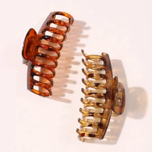 Hårklämmor - TRENDIGA o OTROLIGT snygga hårklämmor till ett billigt pris!💕 Alla färger finns för tillfället. 55kr per styck. Frakt på 25kr tillkommer.