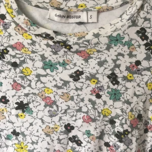  Carin Wester t-shirt  - Använd vid ett tillfälle. Inköpt för ca två år sedan. Nyskick. 
