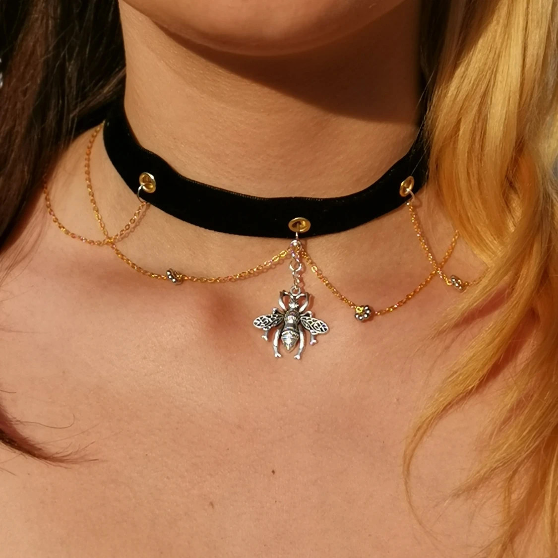 Bi choker