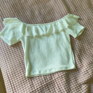 Topp från Zara - En superfin topp från Zara köpt för något år sedan och är bara använd ett fåtal gånger