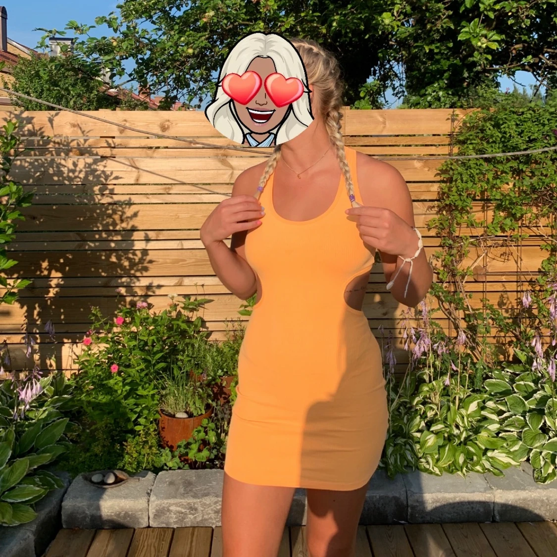 Orange öppen rygg klänning  - 90