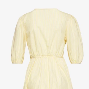 Wrap dress// Vardagsklänning  - Superfint vardagsklänning från Glamorous. I gott skick || Tar bara emot swish.