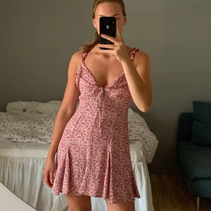 Klänning - VÄRLDENS sötaste klänning från zara som tyvärr är för kort för mig på 177cm. Använd 2 gånger