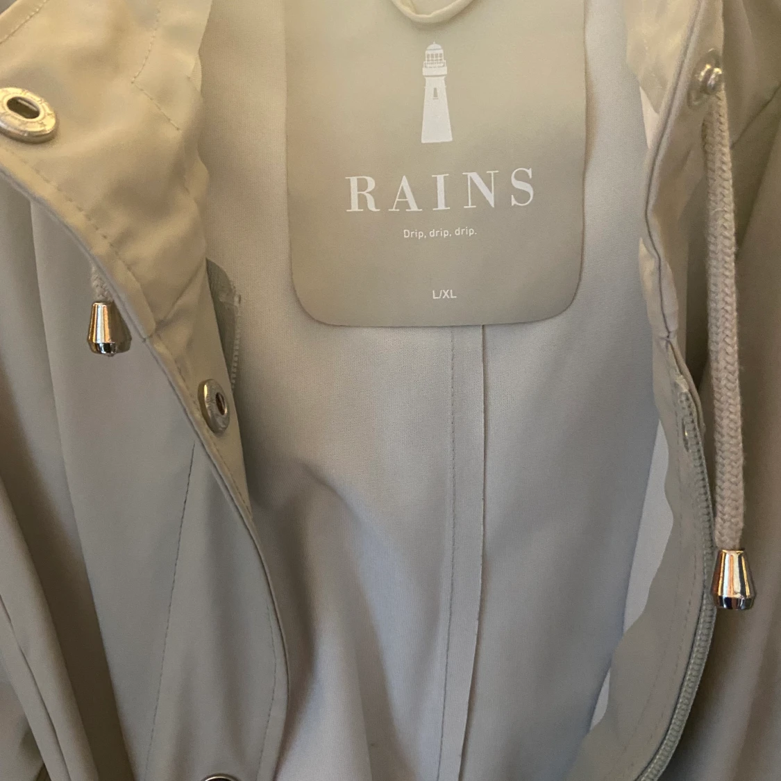 Regnjacka från RAINS - 90