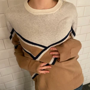 Mysig tjock-tröja - Mysig brun beige tjock-tröja. Märke ginatricot. Storlek M. 