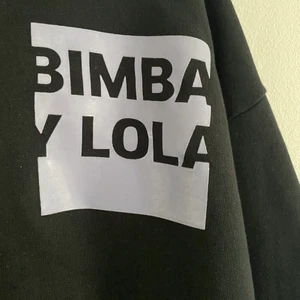 Bimba y lola hoodie - Gråsvart hoodie från bimba y lola