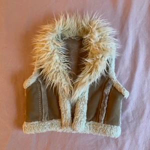 Mini pennylane - Mini pennylane liknande top som både kan stängas och vara öppen till olika outfits💜 Köpt på barnavdelningen men passar mig bra ändå🫂