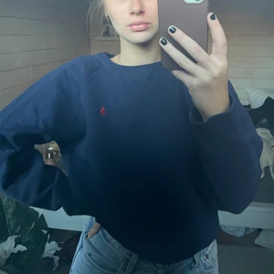 Ralph Lauren sweatshirt - Tjocktröja från Ralph Lauren, fint skick. Sitter bra på en S/M, köpt på Zalando 