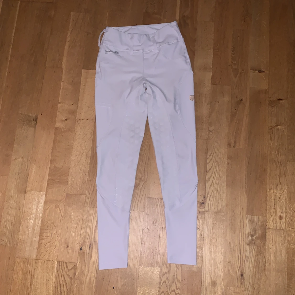 Maya delorez performance 