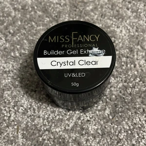 Builder gel - Använd fåtal gånger! Super fin över glitter 💖 Nypris 420 mitt pris 270kr 😇. Skriv enbart om du vill köpa! 