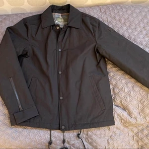 Moose Knuckles jacka - Helt ny, oanvänd Storlek S Lite tunnare jacka för vår/höst med krage