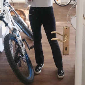 Svarta kostymbyxor  - Använda men fint skick 