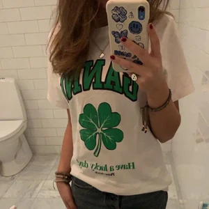 Ganni t-shirt  - ❗️Måste få såld❗️ Lägger ut igen pågrund av oseriös köpare!💖 Har en lagning som ej syns. Passats storlek S/M. Går att pruta! 