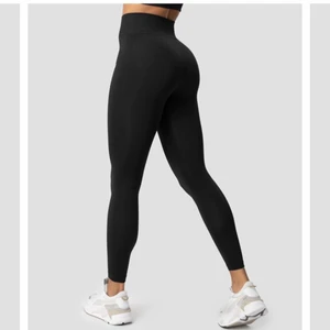 ICIW tights - Ett par seamless träningstights från ICIW. Strl xs och är i jättefint skick. Säljer pga att de har blivit för små! Skriv vid intresse🥰