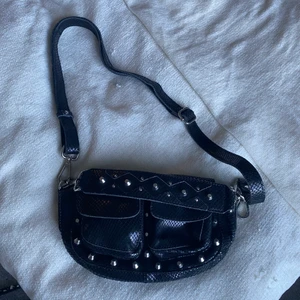 Väska  - Svart unlimit väska, storlek mini