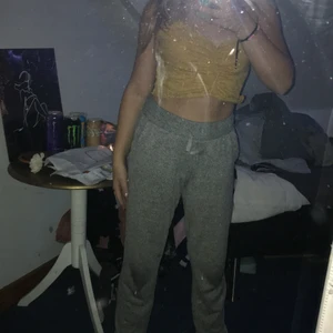 En fin croptopp - Denna är använd en gång.